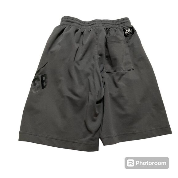 🌼🌼Nike boys basketball shorts Preloved Small🌼🌼 - Picture 2 of 2
